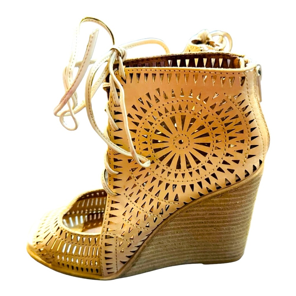 Jeffrey Campbell Rodillo Laser Cut Tan Leather Wedge Sandals Size 6